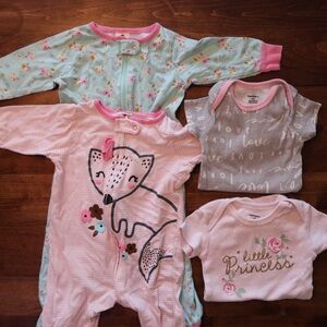 Gerber Baby Outfit with Pink Trim and Floral Accents 2 sleepers and 2 bodysuits